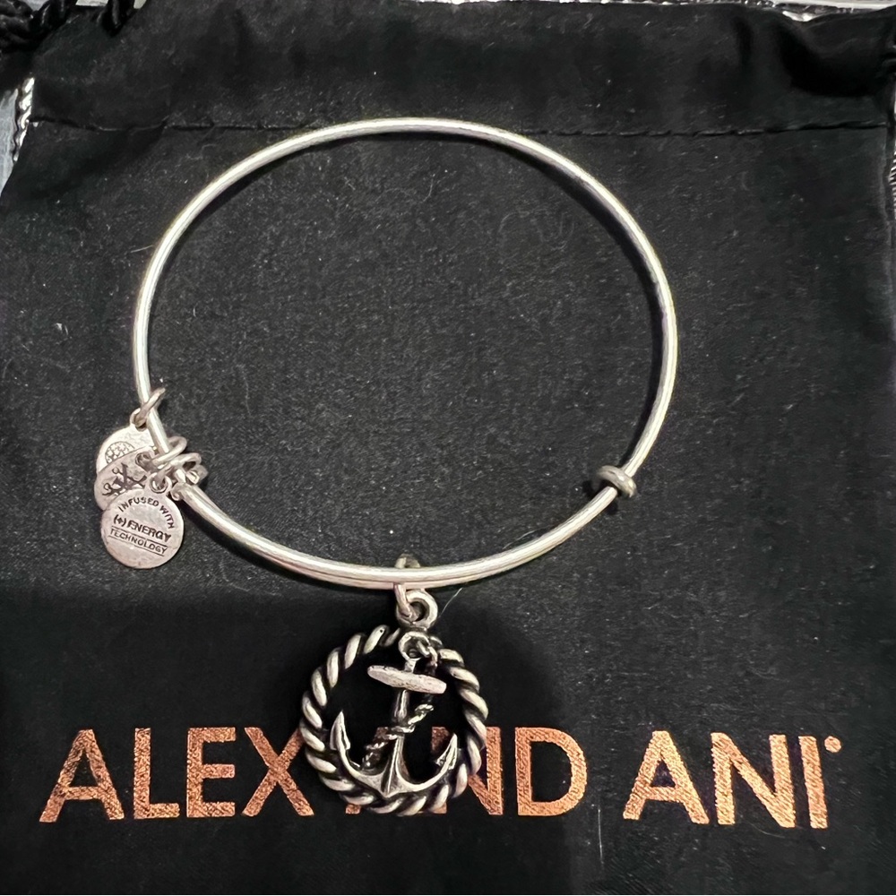 Anchor Twist Bracelet